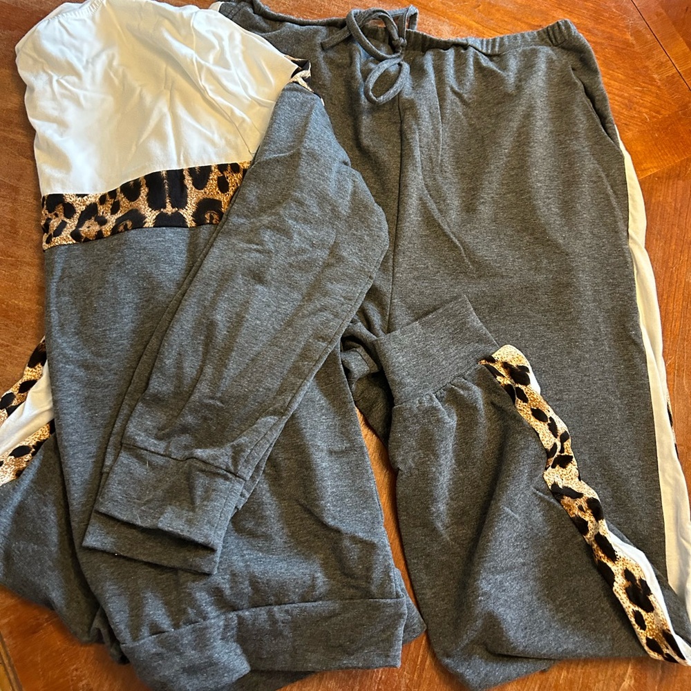Maternity Sweatshirt and Top Set - Picture 3 of 4